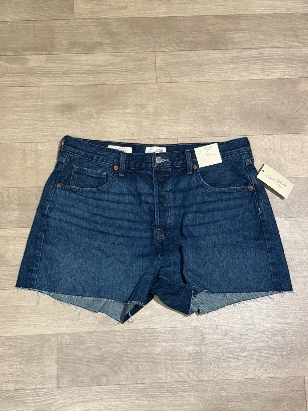 Universal Thread Women's Mid-Rise 90's Baggy Denim Shorts Dark Wash Size 12